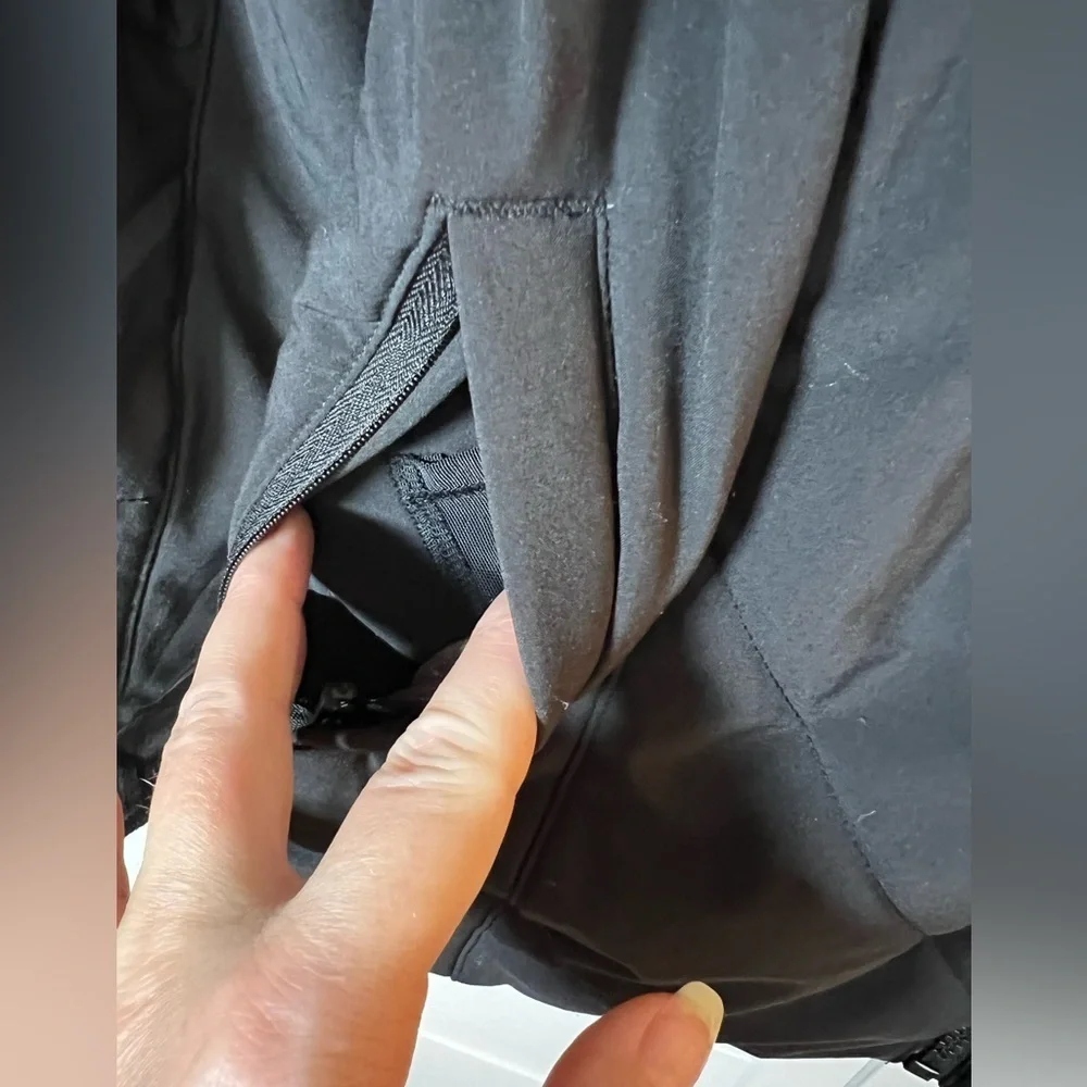 Athleta Coat Girl's Jump To It Lightweight Puffer Jacket Black Hooded M (8-10) - Picture 6 of 8